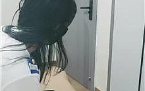 【雅雅】坐脸窒息/高跟全体重踩踏/胯下羞辱夹脖