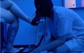 【戚戚】仔细清理陪酒小妹的臭脚 JS240926-23