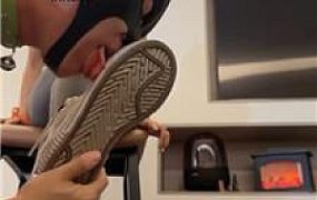 【冷御大大】清理脏鞋底原味棉袜辱/坐脸窒息 bf45102