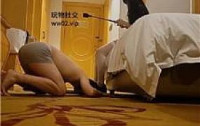 【上头姐妹团】学生主皮鞋白丝踩虐老师 bf46054