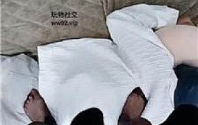 【姗姗】高跟黑丝踩脚垫奴才 JS241017-16