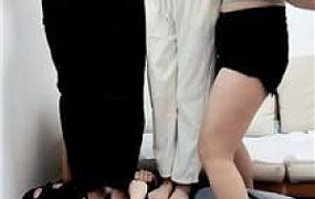 【高兴】3S-玉足拖鞋轮流全体重踩 bf45942