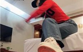 【红颜】健身后让狗舔原味鞋袜 bf46439