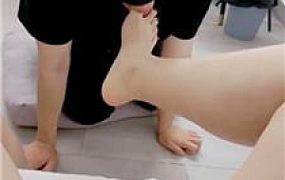 【栀子女王】裸足深喉恋足舔【双视角版】 JS241031-19