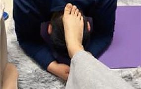 【埋汰】肉丝脚踩虐家奴 JS241031-9