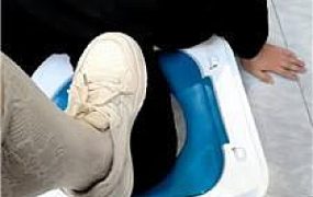 【芮兮夫妻】小白鞋白丝踩虐/赏赐圣水 JS241026-3