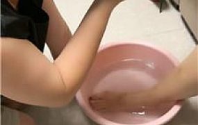 【梦露】伺候沐足赏赐喝洗脚水 JS241025-15