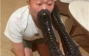 【橘子没熟】长靴黑丝踩虐/清理脏鞋/骑马吃袜子 JS241025-16