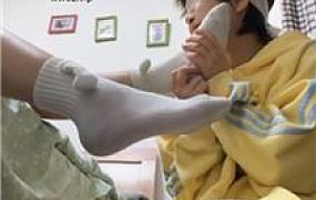 【cc大人】羞涩舔素人的臭脚丫 JS241112-27