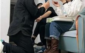 【萝卜俱乐部】家奴生活化伺候夫妻主 JS241108-9