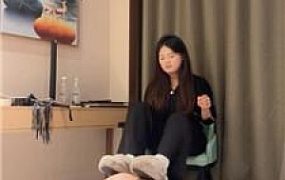 【子熙大人】毛拖鞋白袜踩虐/滴蜡/坐脸窒息掐乳 bf47255