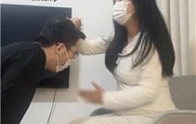 【桃桃樱】伺候沐足/裸足蹂躏/小白鞋白袜虐 JS241119-25