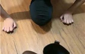 【唯兮夫妻主】学姐极度羞辱-清理多双脏鞋底 JS241119-18