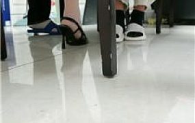 【桃子老师】桌底视角-高跟肉丝虐双奴【完整版】 JS241118-4