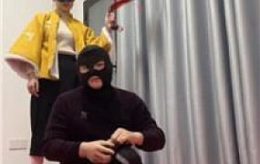 【姗姗】白袜脚踩踏鞭打sp JS241122-46