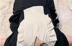 【小凤梨】母畜-舔闻脏高跟鞋 JS241125-27