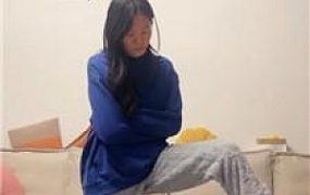 【埋汰】妹妹把哥哥当马骑 JS241127-18