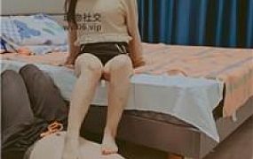 【朝朝】双S-裸足踩脚垫奴/恋足狂舔【双视角版】JS241129-45