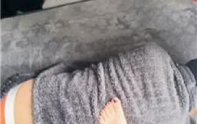 【恩恩女神】玉足踩脚垫/舔圣水 JS241129-41