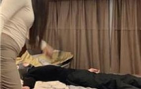 【宝娜】嘴叼高跟/鞭打踩踏/脚插嘴/坐脸窒息 JS241205-45