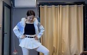 【猴歌】皮鞋白袜跳踩/坐脸窒息 bf47799