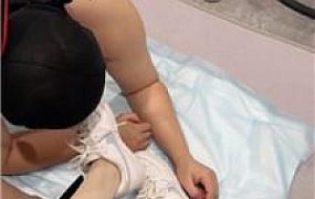 【萝莉糖糖】双S-舔小白鞋高跟/赏赐圣水/吃厕纸【双视角版】JS241204-34