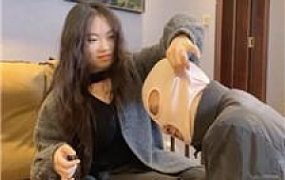 【猴歌】羞涩素人小姐姐-踩踏耳光踢裆 bf47764