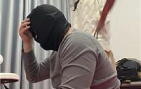 【姗姗】高跟肉丝脚踩/鞭打掐乳 JS241203-5