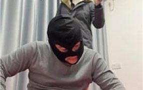 【姗姗】高跟肉丝脚踩/掐乳坐脸 JS241202-47