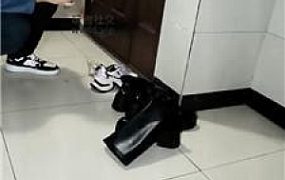 【伊晨】双S剧情-惩罚偷鞋狗-踢踹耳光/清理多双脏鞋【双视角版】bf47701