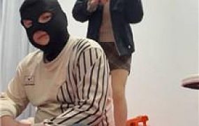 【姗姗】高跟肉丝脚踩踏鞭打 JS241211-46