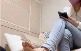 【安安sama】玉足吮吸/脚喂酸奶/拖鞋踩虐 JS241210-38