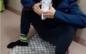 【奇了怪了】舔脏小白鞋/白袜脚踩 JS241210-17