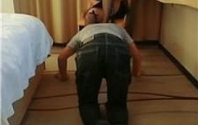 【广州情侣主】黑丝臭脚狂舔/转胯骑马狗爬/鞭打/高跟虐 bf47993