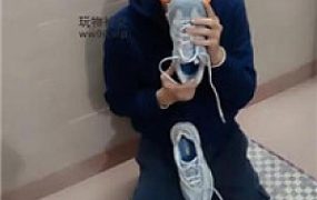 【奇了怪了】踢裆胯下羞辱/闻舔运动鞋白袜 bf47888
