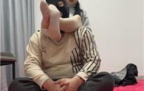 【姗姗】散鞭打/高跟肉丝脚踩虐 JS241207-4