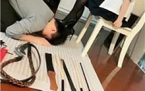 【福建龟哥】刑具超重度虐打/黑丝高跟踩 JS241215-24