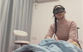 【姗姗】鞭打耳光虐乳肉丝高跟踩踏    241213-8