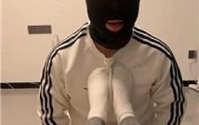 【辣辣bb】白袜脚踩虐废物奴才 JS241217-16