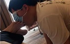 【诗诗】运动鞋踩脚垫/骑马狗爬/伺候就寝 JS250101-43