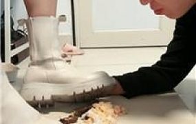 【苒溪】脏靴子碾压踩踏喂食 JS241230-20