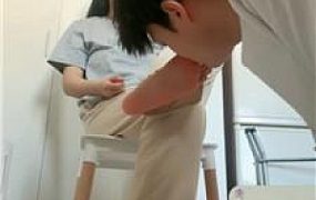 【糯米姐姐】吮吸素人脚趾缝/舔洗脚水 JS241222-40