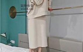 【千千】高跟+小白鞋全体重跳踩 bf49132