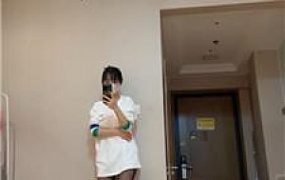 【璎珞】运动鞋白袜黑丝踩踏 bf49353