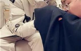 【埋汰】风衣女神骑马虐脚下奴【下】 JS250125-9