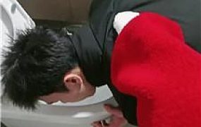 【薇薇情侣主】监督奴隶清理马桶 JS250203-24