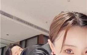 【茹雪】发骚闺蜜狂舔脚 bf50324