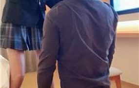 【千千】剧情-偷闻鞋被逮住 bf50235