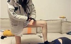 【埋汰】短黑丝瑜伽女神踩虐 bf50232