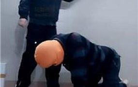 【奇了怪了】运动鞋踢踹玩虐家奴 JS250211-10